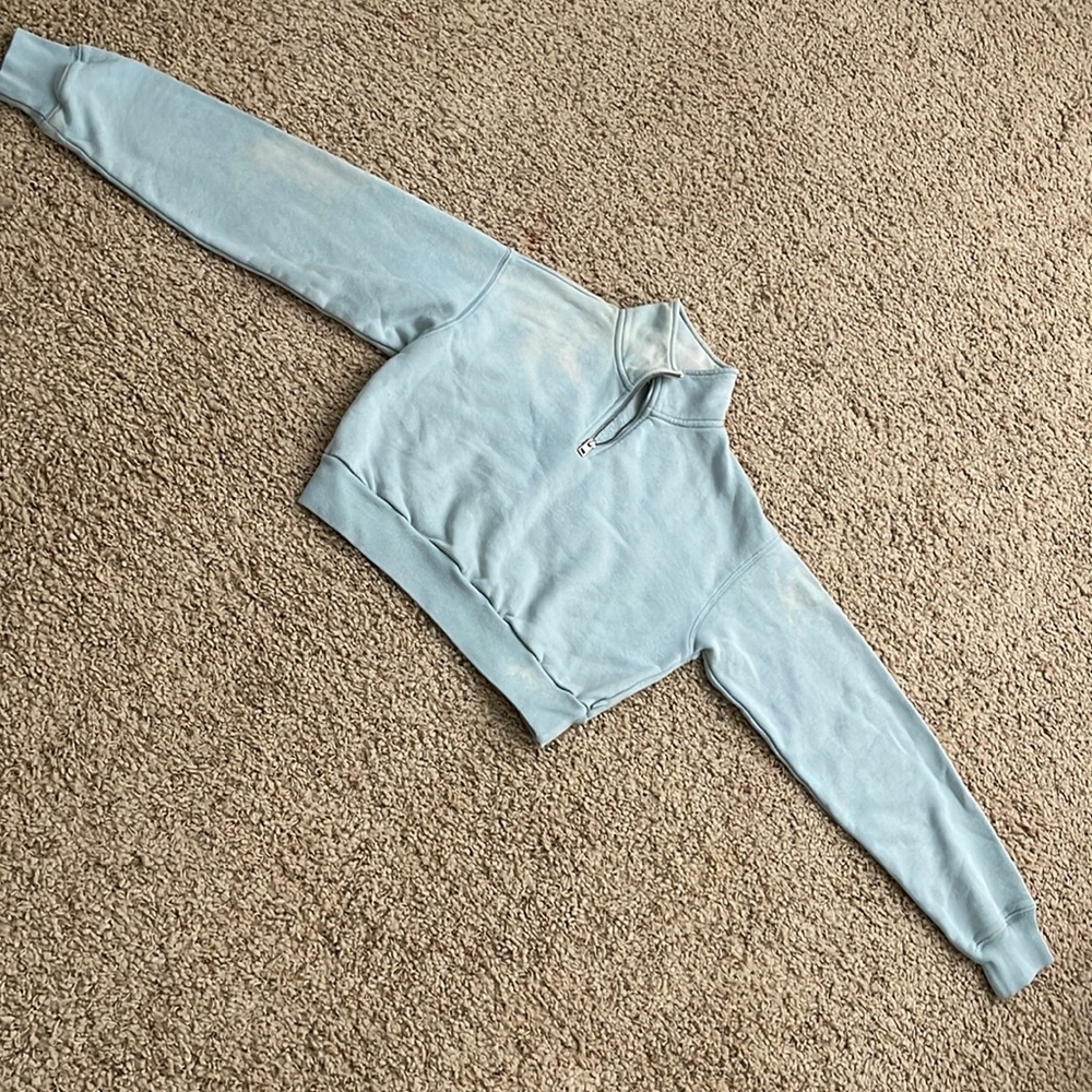 ARITZIA Cropped Sweatshirt